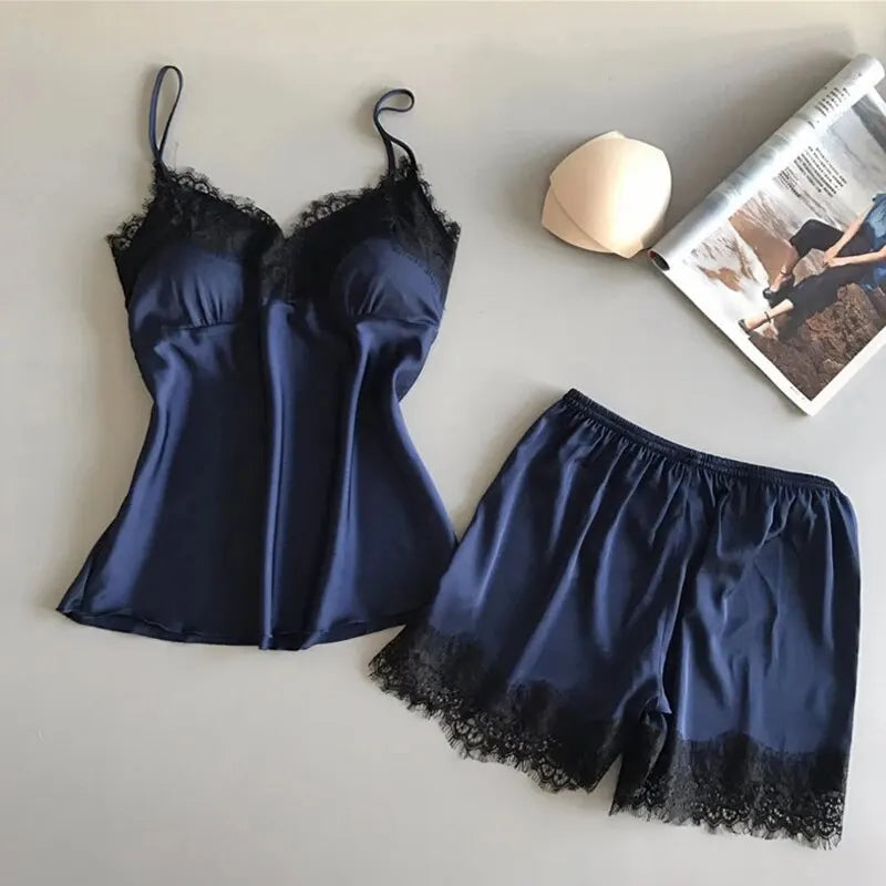 Adele lingerie