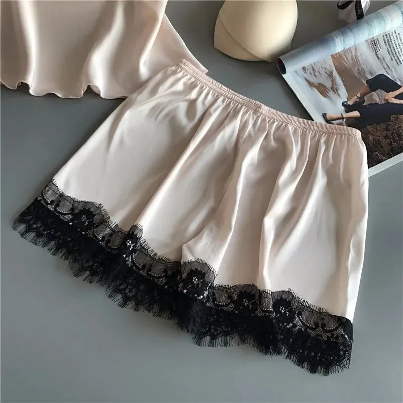 Adele lingerie